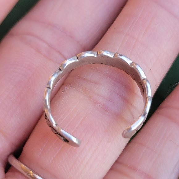 Native American sandcast tufa casted 925 sterling silver wave bead toe ring - Picture 6 of 10